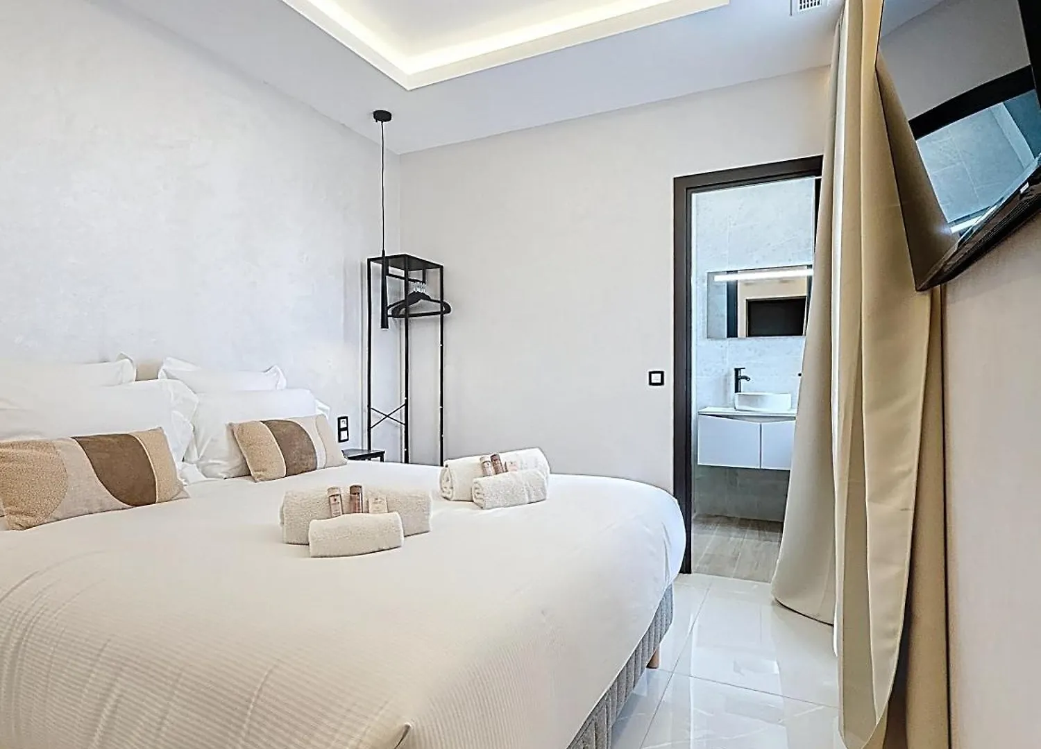 Apartment Luxury Residence - Central Cannes, Near Beach & Palais - Lracannes France